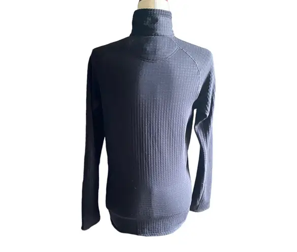 Patagonia NWT- Black polar tec, power dry tacket, front zipper , two hand pockets, 93% polyester, 7% elastane , brand new, never worn, size small  Measurements: Bust: armpit to armpit 20-23 inches  Length: shoulder seam to bottom 27 inches - Image 6