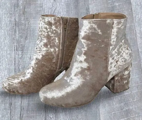 Room Of Fashion Velvet Ankle Bootie Womens 7 Champagne Blush Chunky Block Heel Pink