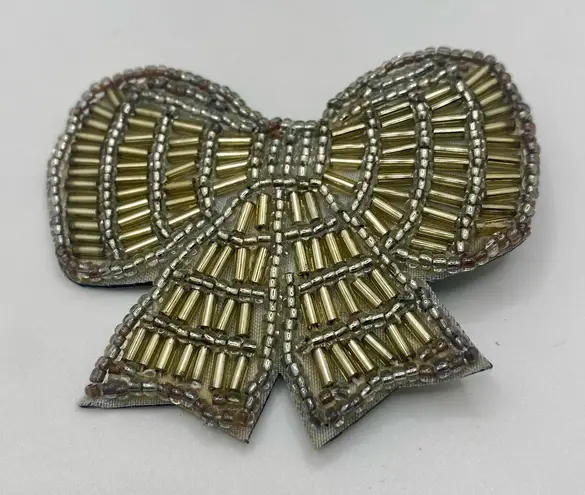 Vintage Avon “All That Glitters” Sequin Bow Tie Pin (1988) with Original Box Silver