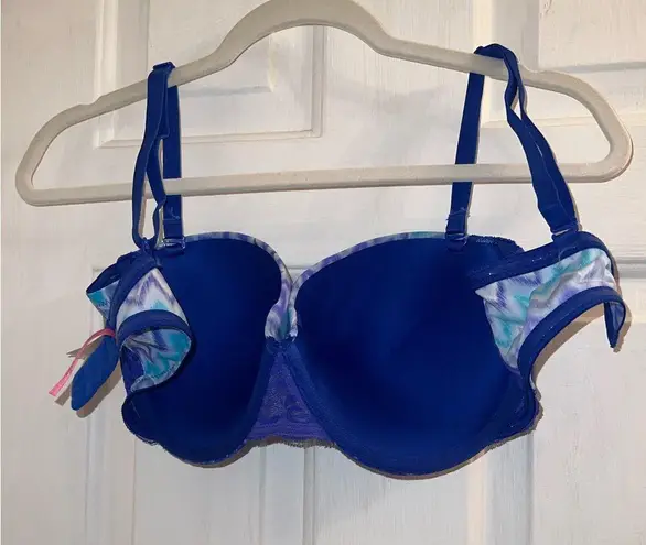 Fruit of the Loom Size 38d bright blue chevron convertible bra