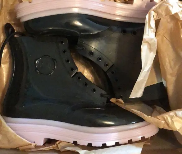 Viktor & Rolf NWT Coturno Combat Boots Faux Leather Black Pastel Pink Barbie 7.5