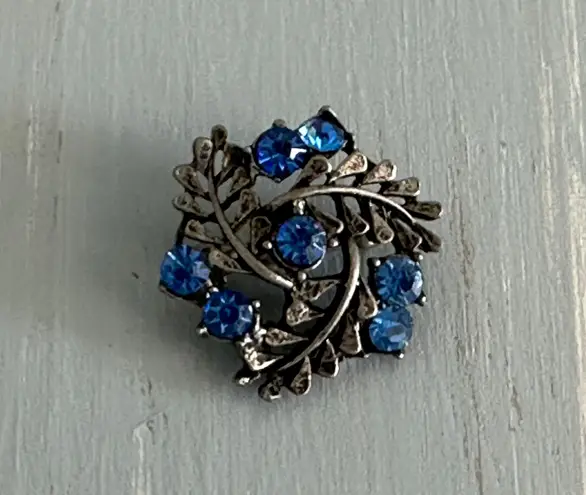 So Beautiful Blue Rhinestone Pewter Vintage Brooch Lots Of Sparkle