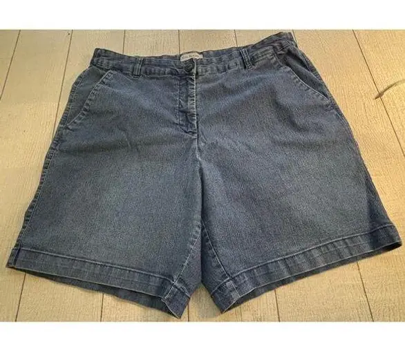 kim rogers Women's Blue Denim Bermuda Shorts Size 16
