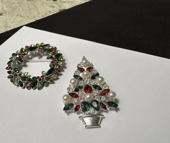 Lot Of 2 Rhinestone Brooch Pins Silver Tone Christmas Tree / Wreath