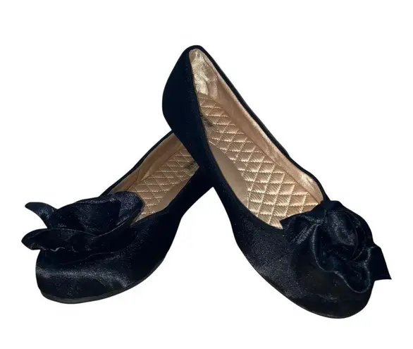 NWOT Birdies The Finch Rare Black Satin Flats with Floral Toe Decoration