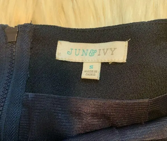 Jun & Ivy Francesca’s Lace Trim Skirt Navy Blue S