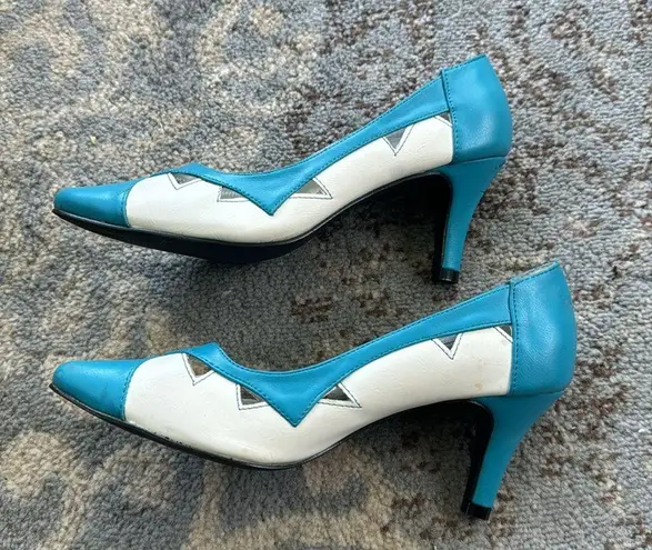 Andiamo Vintage Cutout Heels Turquoise & White 7
