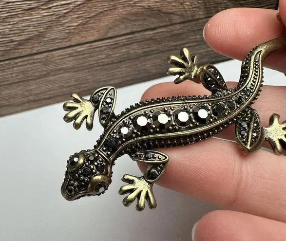 Lia Sophia Rhinestone Lizard Reptile Brooch Pin Gold Tone