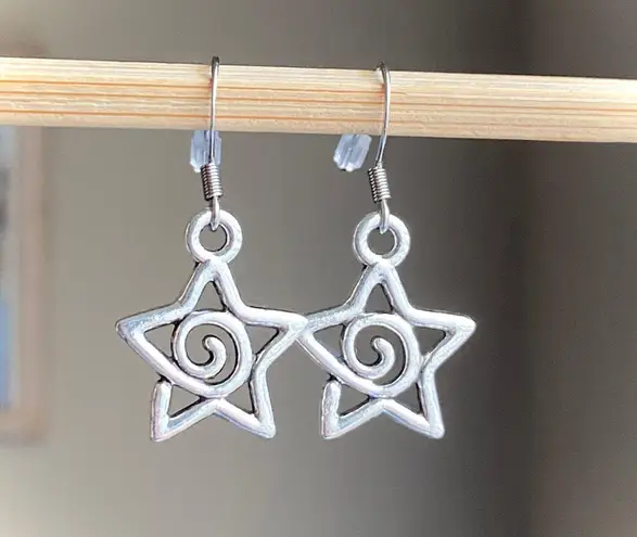 Handmade funky grunge y2k simple swirl star earrings 🌟🌀