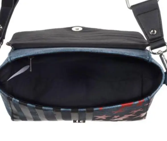 Birds of Prey Harley Quinn
Caution Tape Harley Quinn Bioworld Crossbody Bags Blue