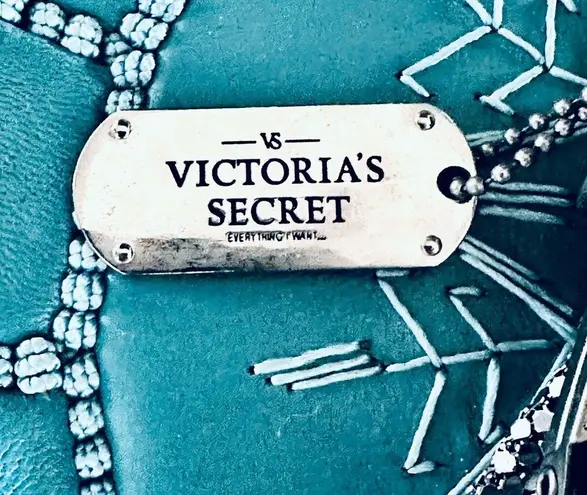 Victoria's Secret VS Victoria’s Secret Kiss Lock Wristlet