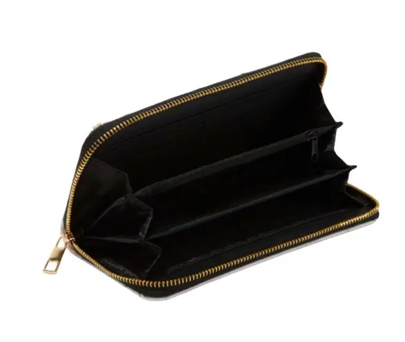 Icing Claire’s White With Gold & Gold/White Strap Wallet. New With Tags thumbnail 2