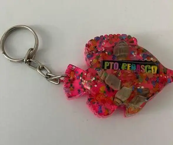 Boutique Puerto Penasco, pink fish keychain