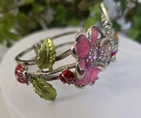 Vintage Clamper Hinge Bracelet Floral Ladybug Bee and Flower Silver