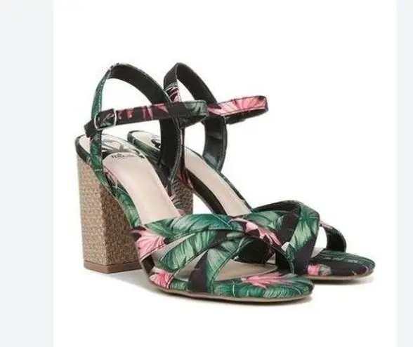 Fergalicious Black and Pink Heels with Chunky Block Heel size 8 tropical