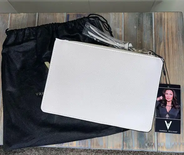 VANESSA WILLIAMS Off White Lush Zip Pouch. NWT