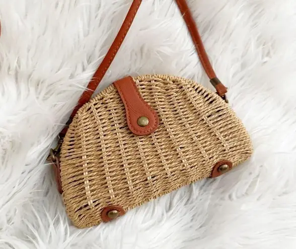 Crossbody Woven Basket Half Moon Circle Oval Bag Long Strap Snap Closure Purse Tan