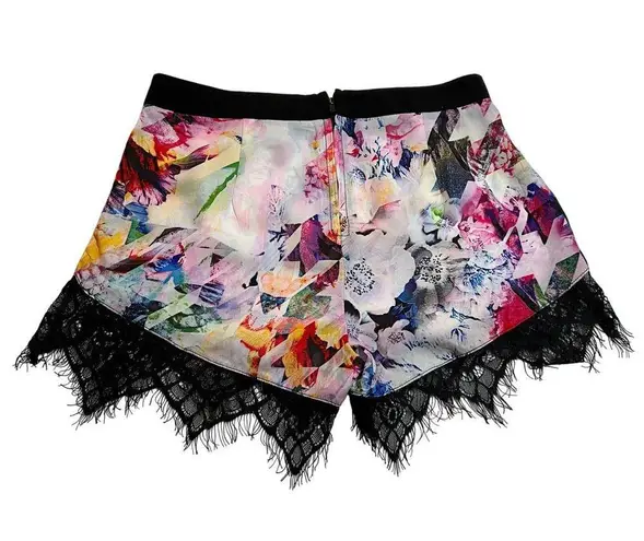 Romeo + Juliet Couture  Mid Rise Floral Geometric Lace Trim Shorts Size Small