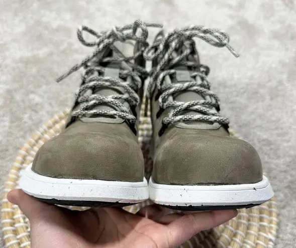 NWOB Bogs Women’s Cypress Juniper Hiker Waterproof Lace Up Boots Green Size 7.5