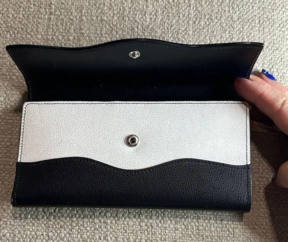 Halogen  Black and White Wave Pattern Long Wallet - Image 6