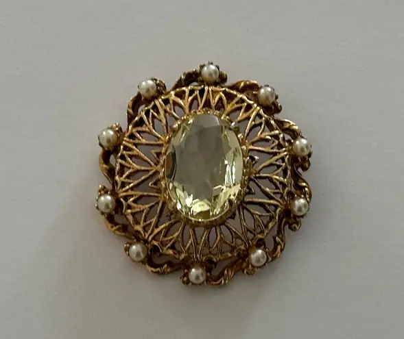 Florenza Glorious Vintage Pendant W Tiny Pearls & A Large Yellow Rhinestone
