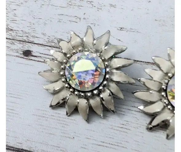 Vintage Weiss Clip On Earrings Cream with Aurora Borealis Center