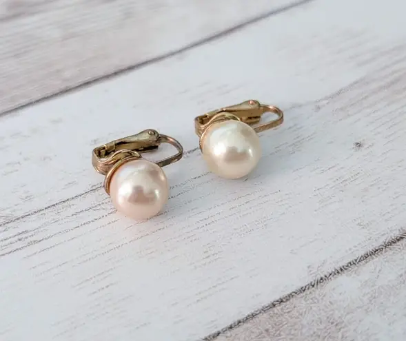 Vintage Clip On Earrings Faux Pearl Mismatched? 3/8"