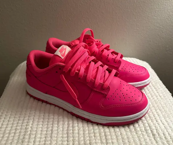送料込み！追跡あり Nike Dunk Low \"Hyper Pink\" Nike Dunk Low Hyper Pink (W) DZ5196-600 - Size 8.5W - Brand