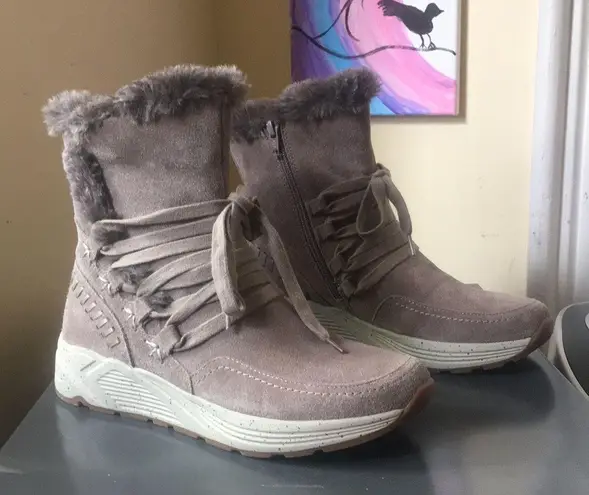 Earth Roamer Taupe Beige Suede Side Zip Lace Up Boots $139.95 EUC 7.5