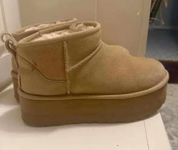 UGG Mini Platform  - Image 1
