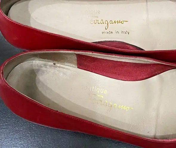 Salvatore Ferragamo Vintage 08100 Red Vara Bow Low Heel Leather Pumps Size 8 A2