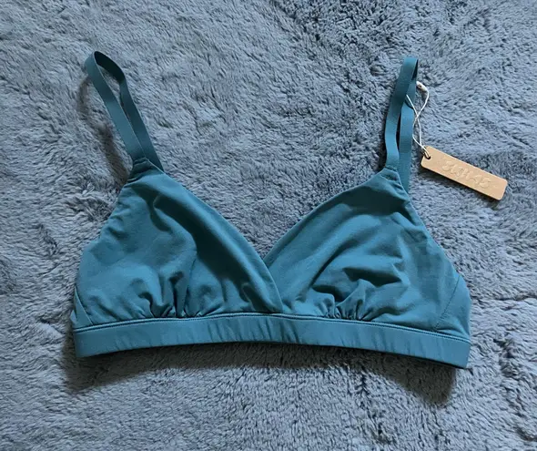 SKIMS NWT xs kyanite fits everybody crossover bralette