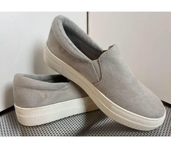 Soda Women's Gray Suede Slip-On Sneakers Shoes Size 6