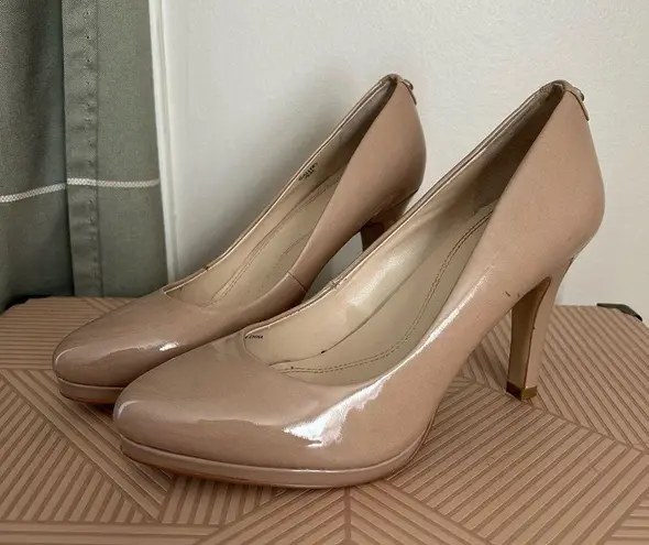 Tahari Heels Gallery Nude Patent Neutral Business Casual Classic Staple