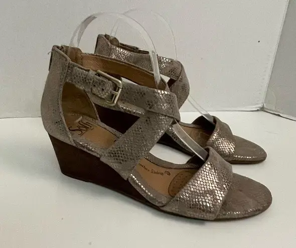 Sofft Sandals Mauldin Wedge Criss Cross Straps Reptile Comfort Pewter Gold Size 7