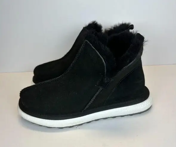 Bernie Mev Women's Sharlene Size 8.5 Black Shearling Cozy Ankle Booties NWOB