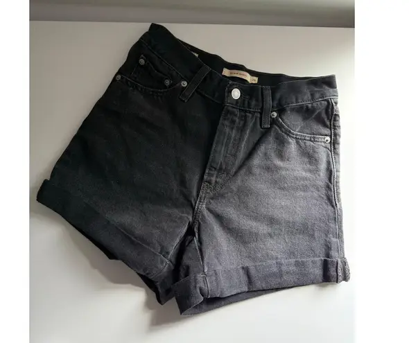 $70 New Levi’s 80s Mom Rolled Cuff Shorts