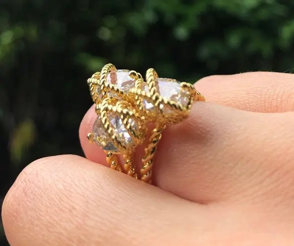 Gold rope ring with 3 big diamonds size 5 New