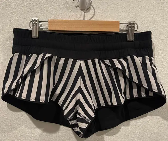 Lululemon  Shanti Surf Black White Reversible Striped Shorts