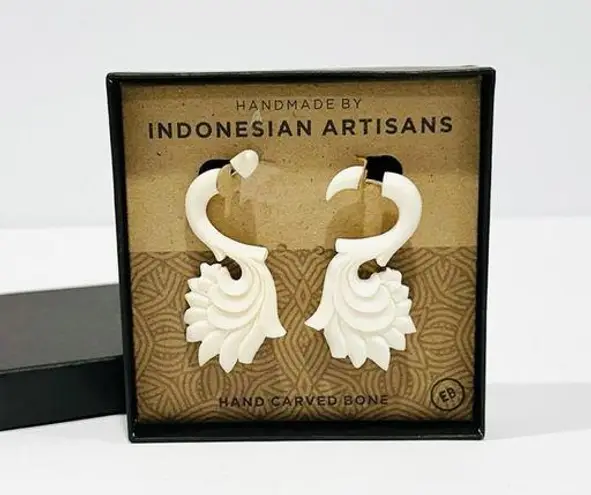 Handmade Indonesian Artisans Feather Hand Carved Bone Faux Plug Earrings White