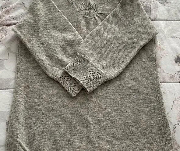 M Rena 100% lambswool gray crochet detailing V