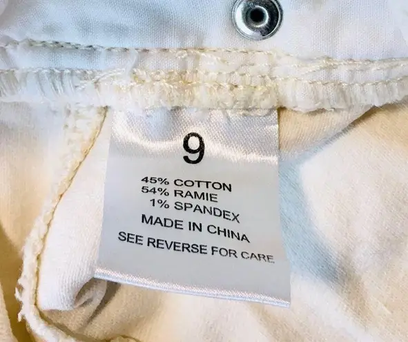 JW Cream Colored Denim Shorts Size undefined