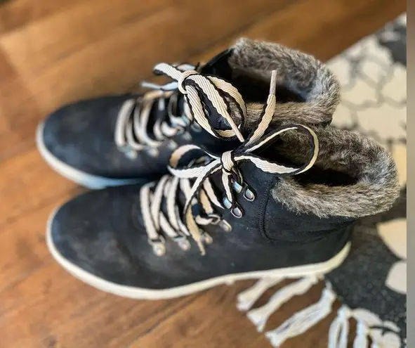 Cliffs White Mountain Winter lace up booties Sz 9.5 EUC Black/Cream w fur trim Black