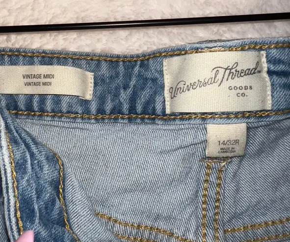 Universal Threads Light Wash Denim High Rise Button Front Vintage Midi Shorts - Image 3