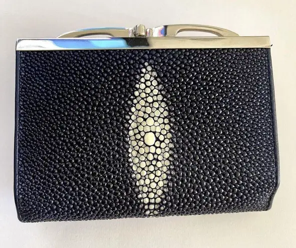 NWOT River Genuine Stingray Skin Wallet Blue