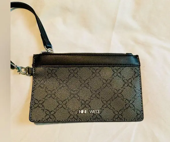 Nine West NWOT  Astoria Wristlet