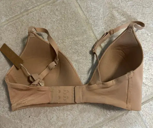 SKIMS Wireless Form Lightly Lined Bra