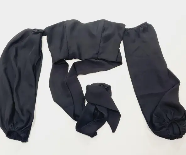 superdown  Maya Crop Top in Black - Image 3