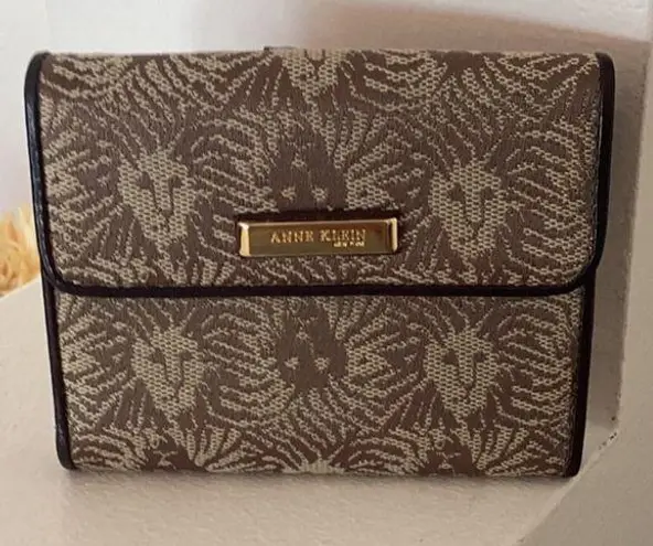 Anne Klein  Wallet- EUC