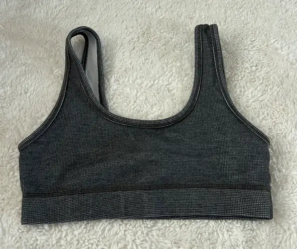 Aritzia TNA Gray Sports Bra Bralette Athletic Scoop Neck Sleeveless Activewear Size M